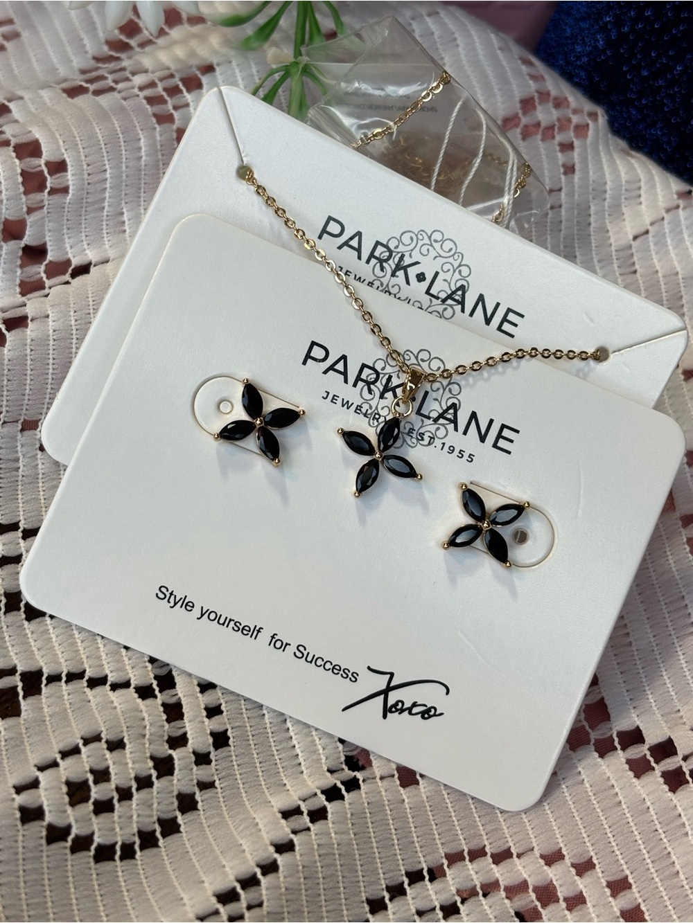 Park Lane Remy Black Stone Flower Necklace & Earring Set - Gold